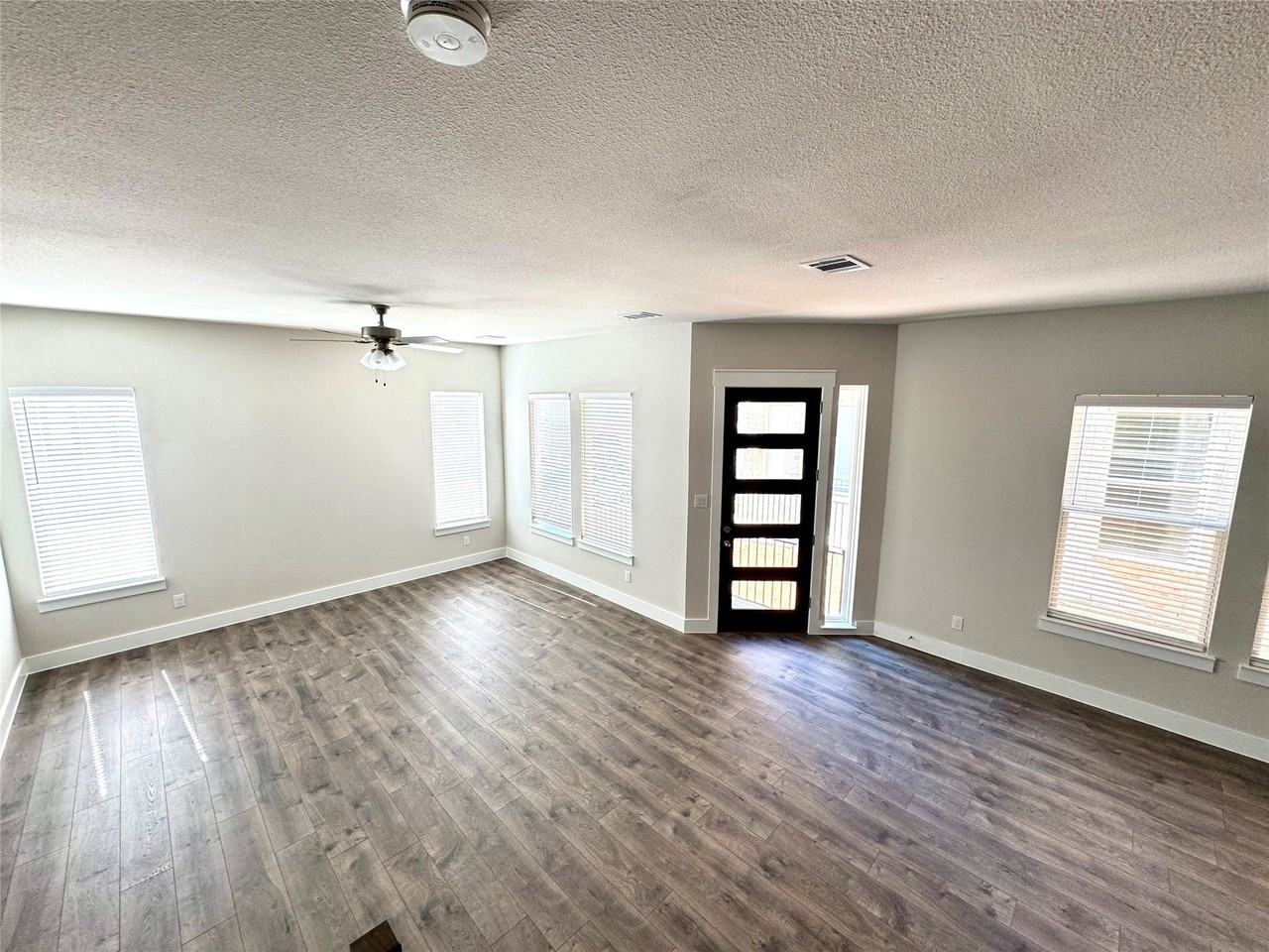 809 Meadowcrest Dr - Photo 4 of 30