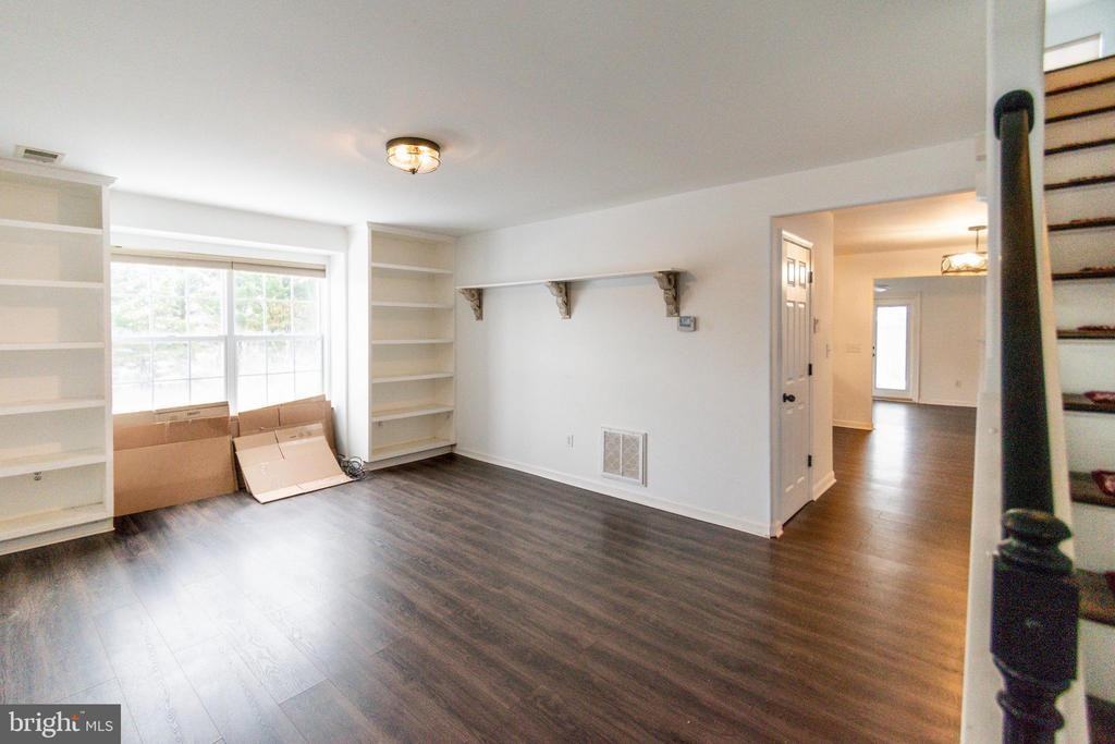 9911 Blade Ct - Photo 2 of 19