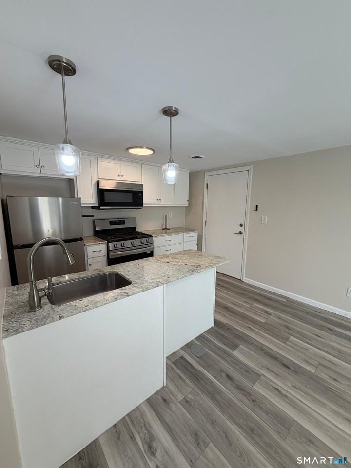 267 Branford Rd - Photo 3 of 7