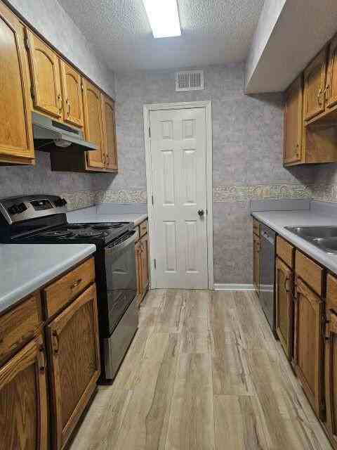 360 Evergreen Ave - Photo 7 of 20