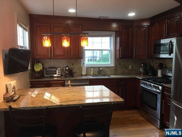 9 Burlington Pl - Photo 2 of 15