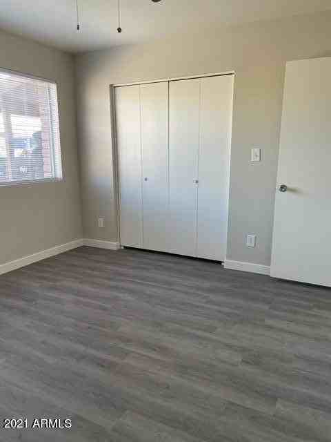 2340 W Hayward Ave - Photo 6 of 10