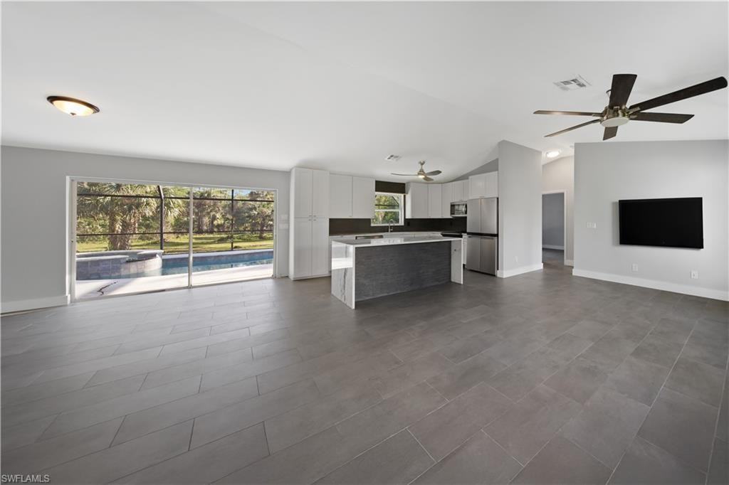 390 35th Ave Ne - Photo 6 of 20