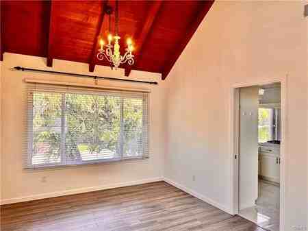 202 S Barbara Way - Photo 4 of 19