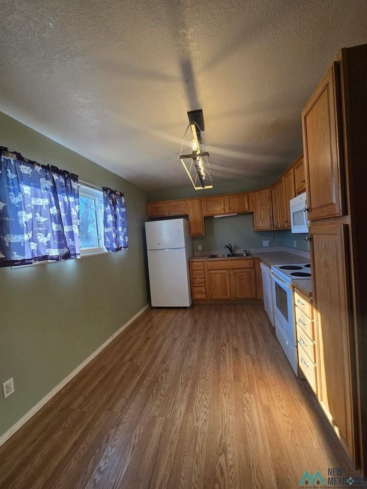 2821 Duckworth Ave - Photo 3 of 8