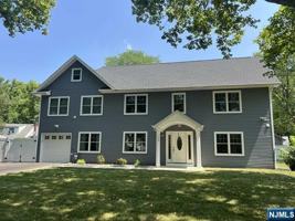 featured image of 125 Arcola Ave