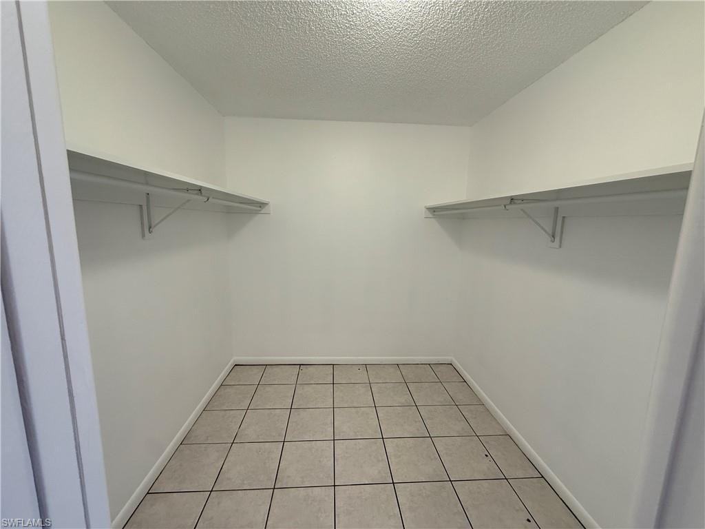 1912 Se 8th Ave - Photo 7 of 25