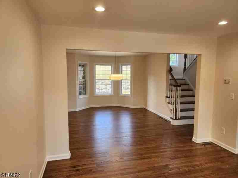 27 Cypress Ln - Photo 3 of 48