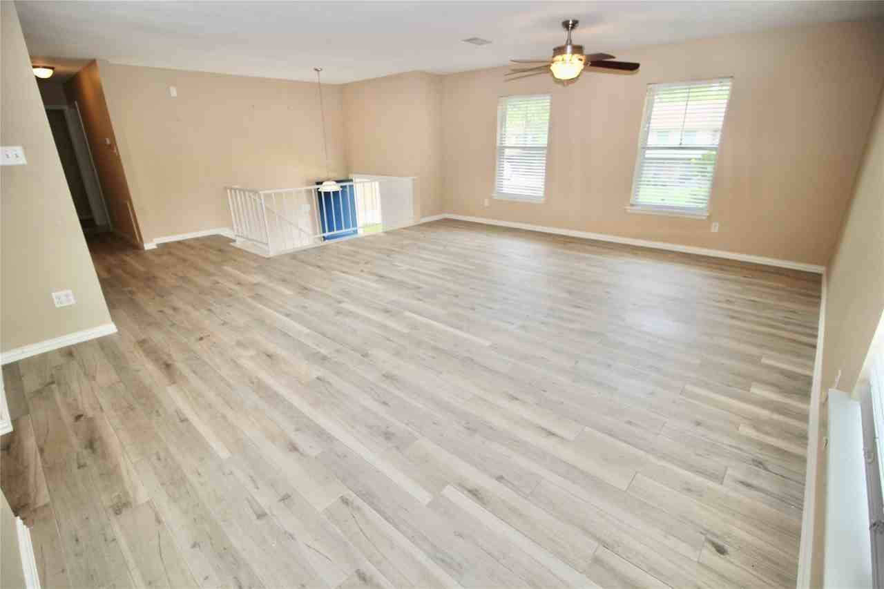 612 E Castle Harbour Dr - Photo 3 of 21