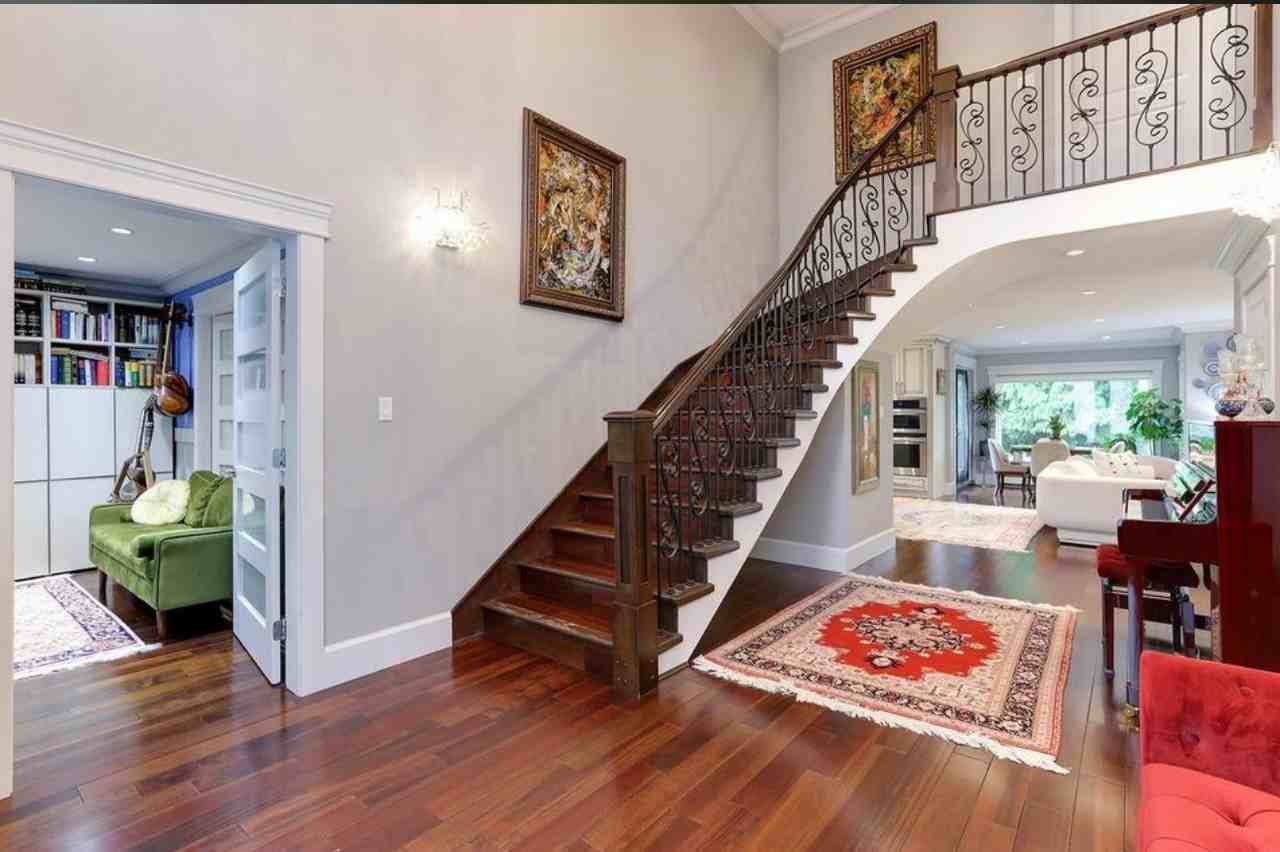 3263 Norwood Avenue - Photo 2 of 32