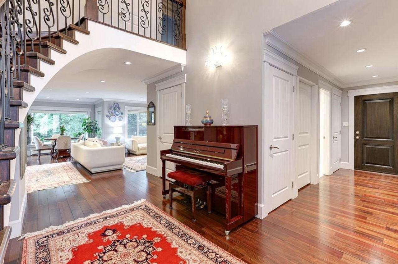 3263 Norwood Avenue - Photo 4 of 32