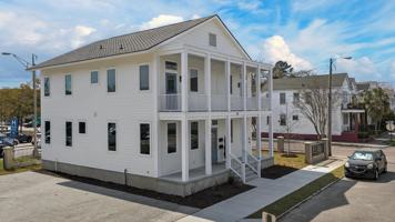 featured image of 89 Fishburne St #C
