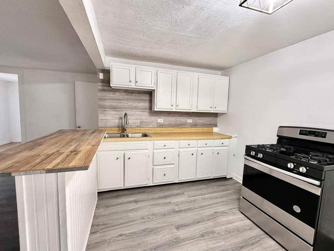 35 Monroe St Ne #1 - Photo 4 of 21