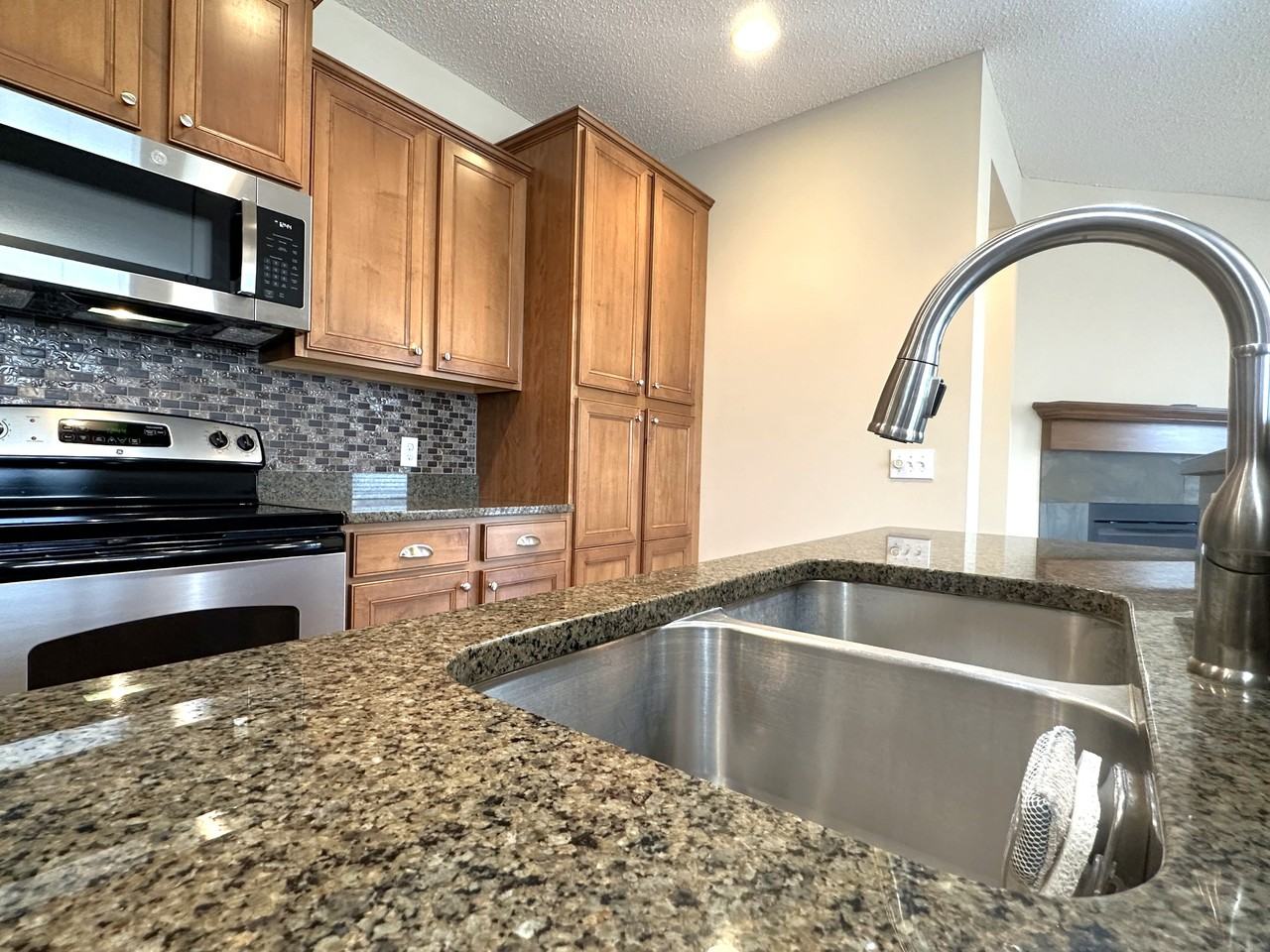 6218 Shadyview Ln N #1 - Photo 6 of 34