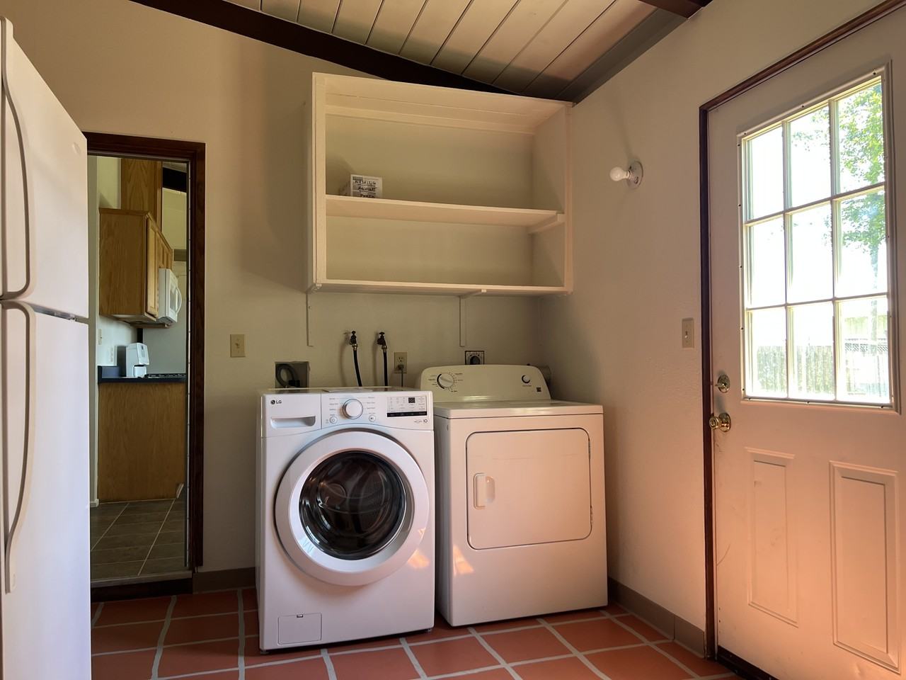 1268 Fernwood Dr #1 - Photo 7 of 31