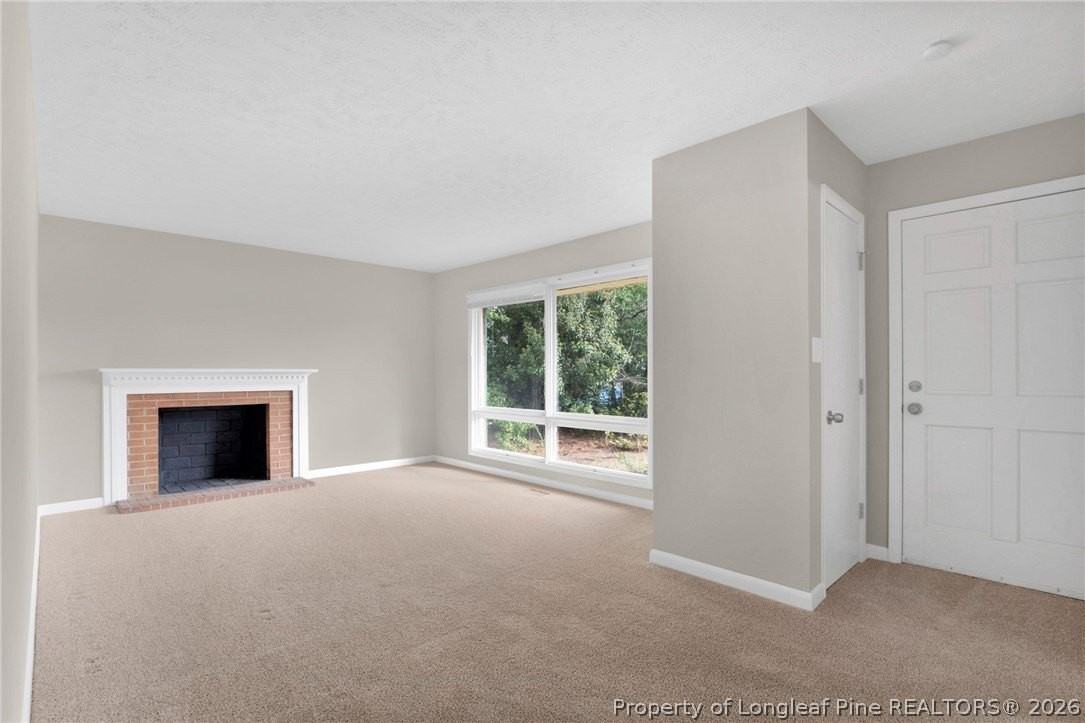 409 College Dr - Photo 6 of 32