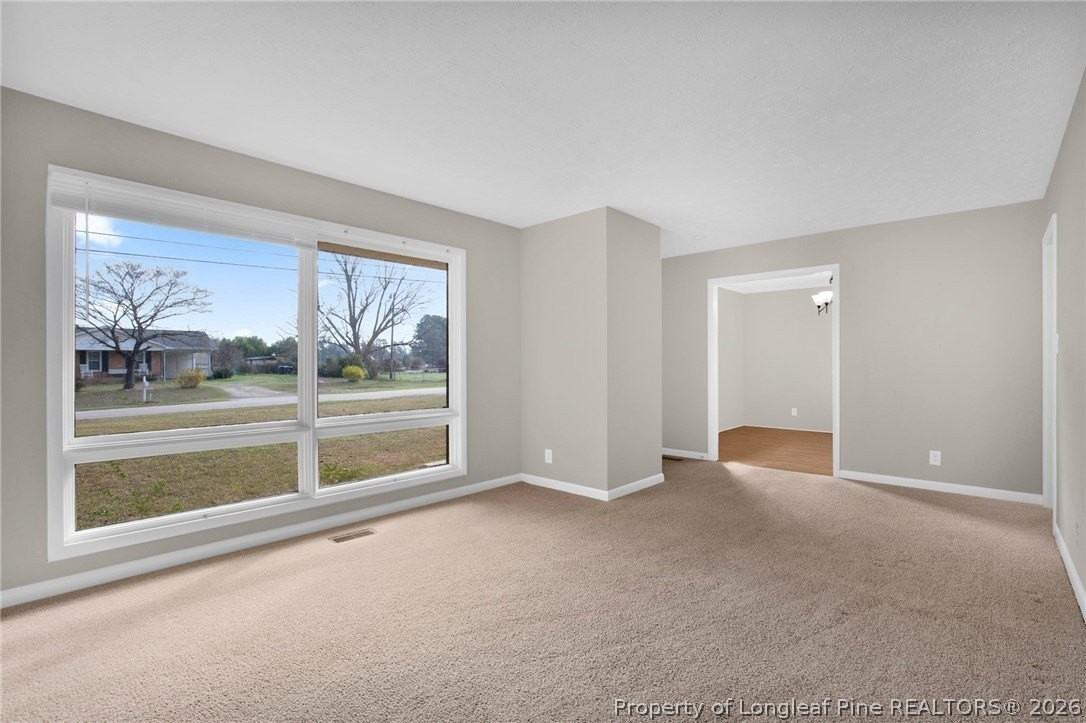 409 College Dr - Photo 7 of 32