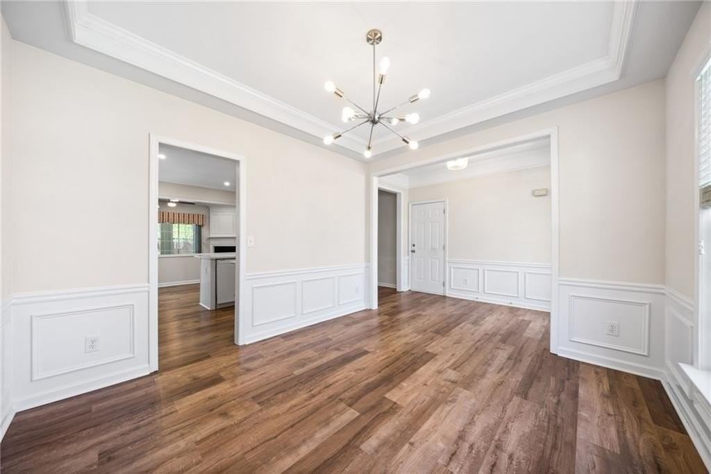 4285 Prince Charles Dr - Photo 5 of 39