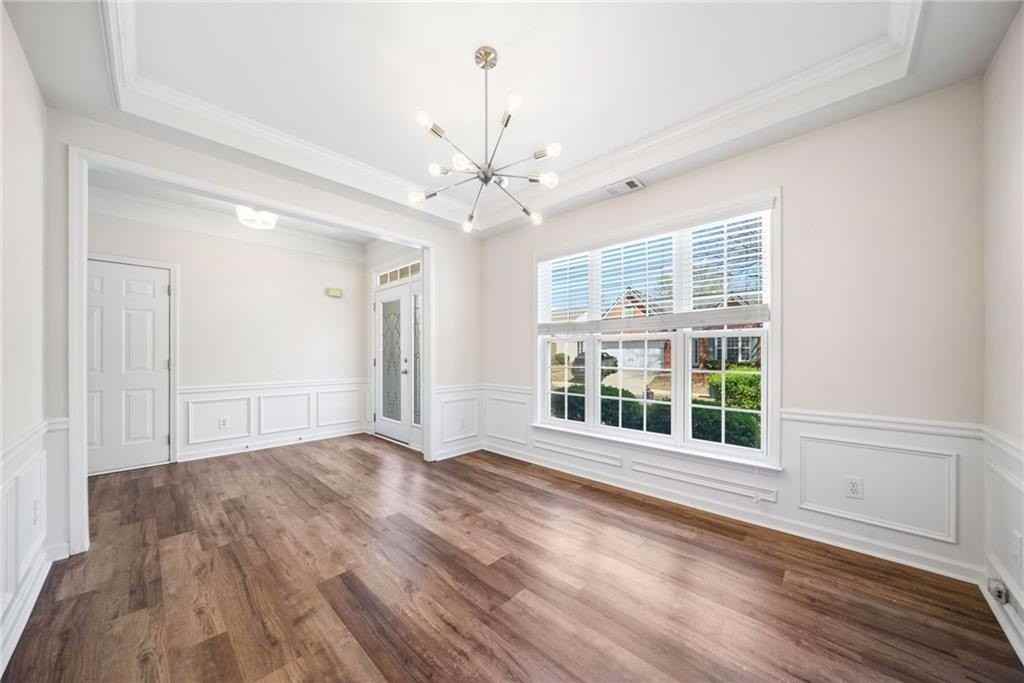 4285 Prince Charles Dr - Photo 6 of 39