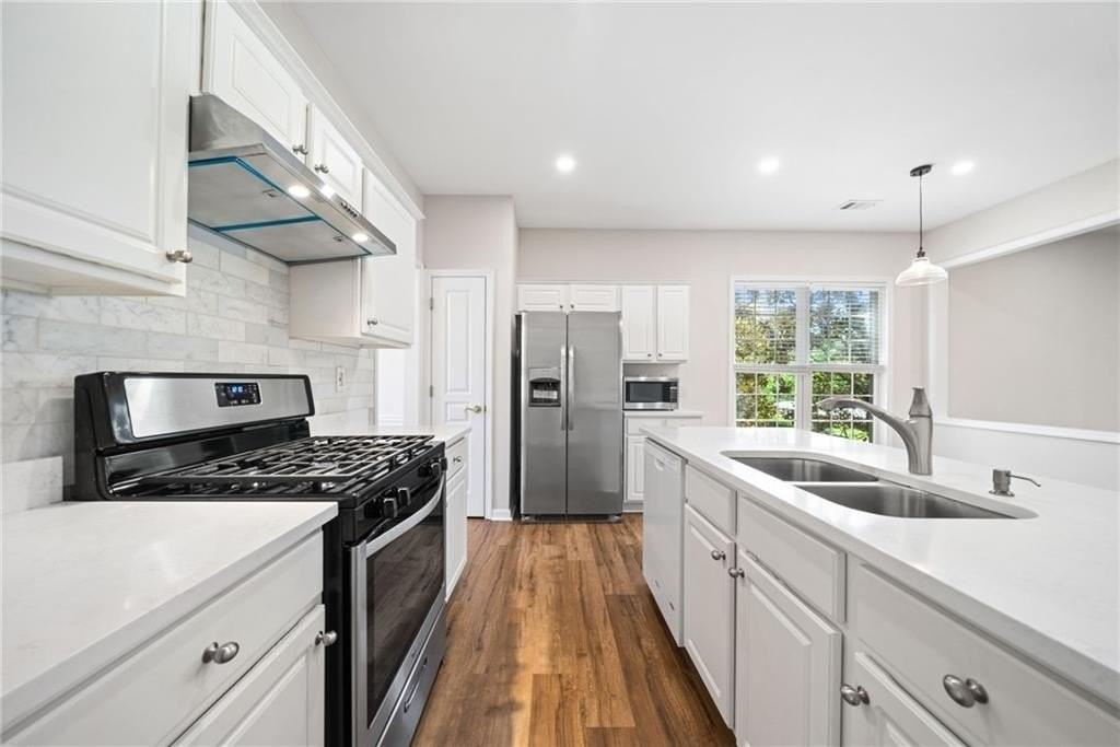 4285 Prince Charles Dr - Photo 7 of 39