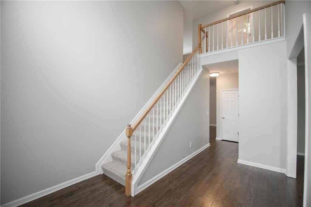 755 Sheridan Ridge Ct - Photo 4 of 50