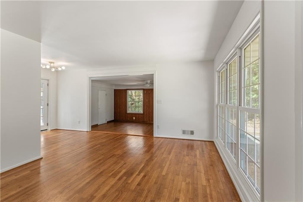 2866 Highland Dr Se - Photo 3 of 31