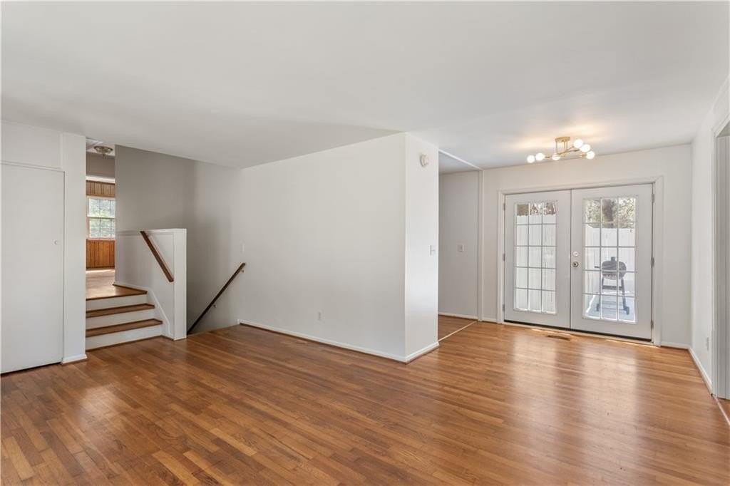 2866 Highland Dr Se - Photo 5 of 31