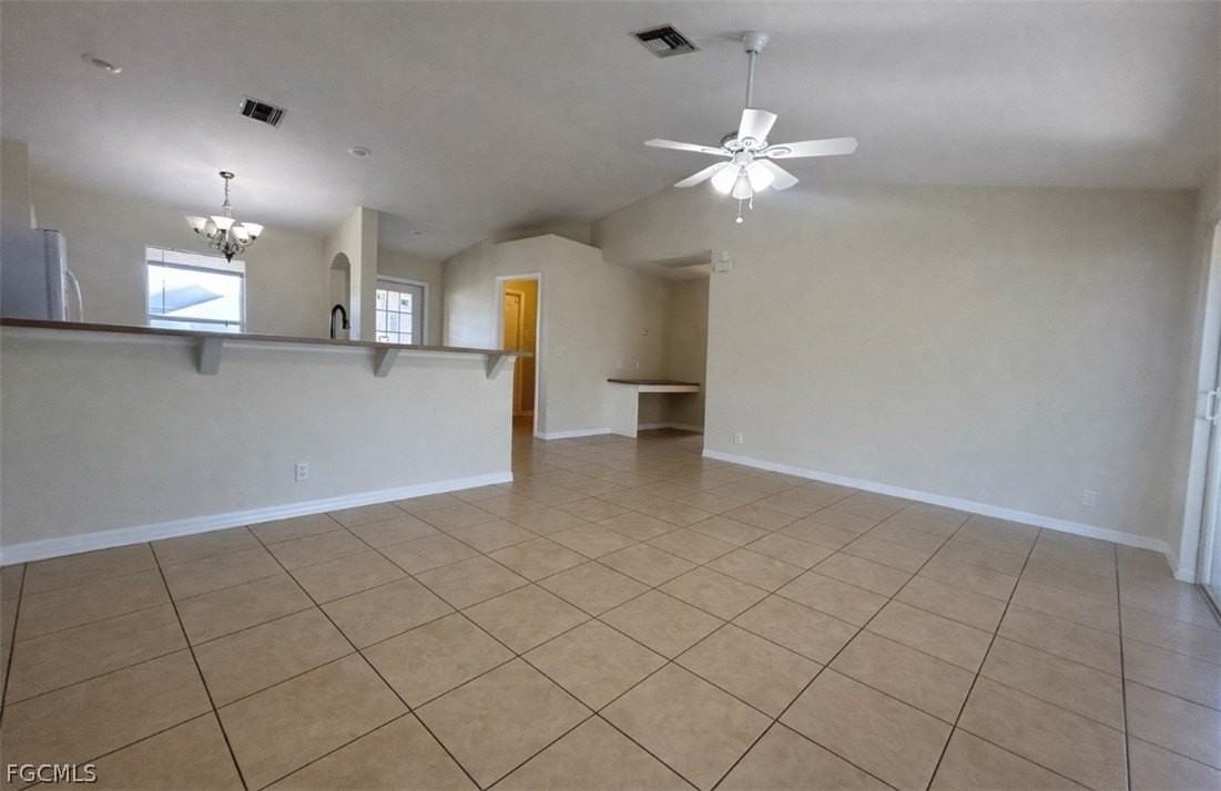 2010 Ne 13th Pl - Photo 7 of 24