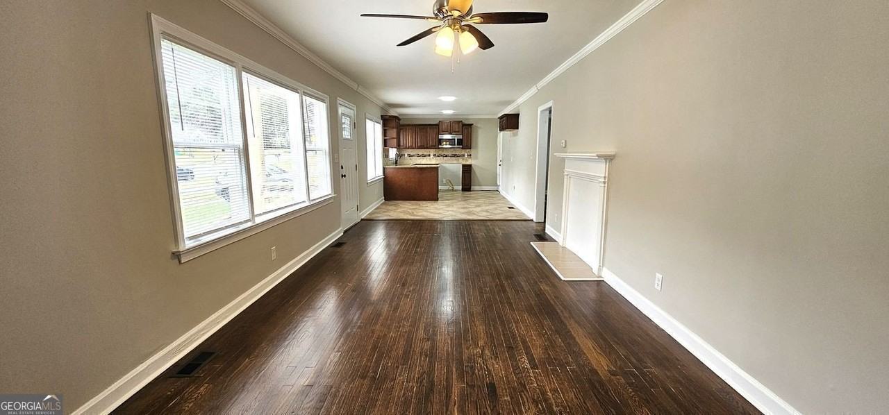 1752 Parkhill Dr - Photo 3 of 17