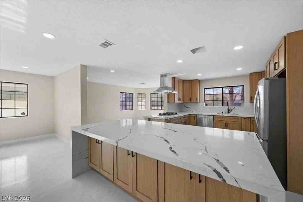 3382 Montessouri St - Photo 4 of 50