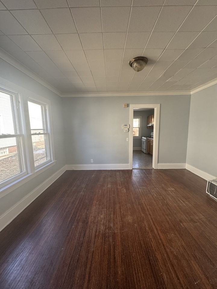 384 Hazelwood Ter #384 - Photo 3 of 9