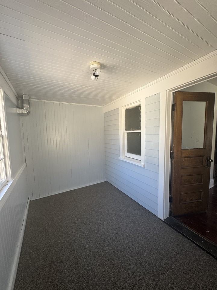 384 Hazelwood Ter #384 - Photo 7 of 9