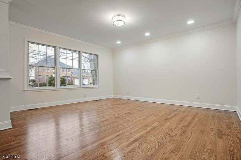 2114 Elizabeth Ave - Photo 6 of 29