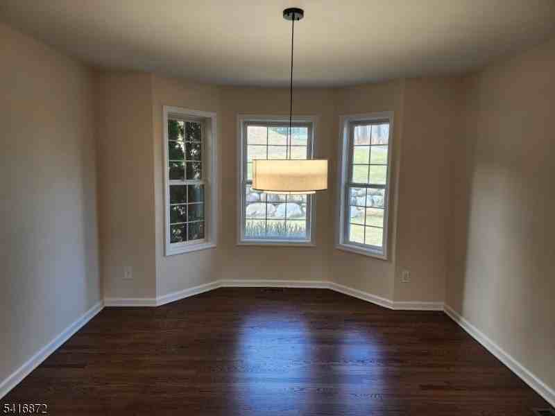 27 Cypress Ln - Photo 4 of 48