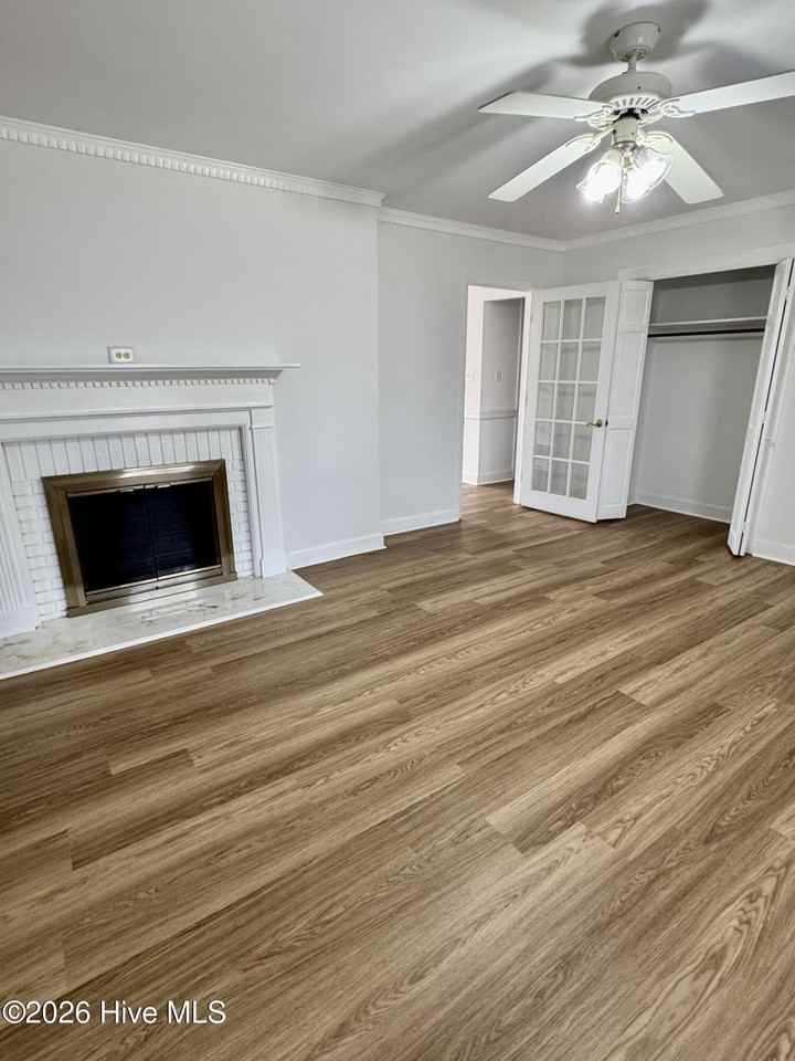 2112 Leon Dr - Photo 3 of 31