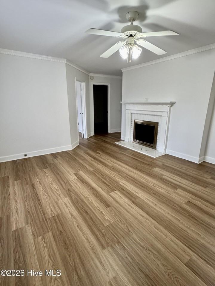 2112 Leon Dr - Photo 4 of 31