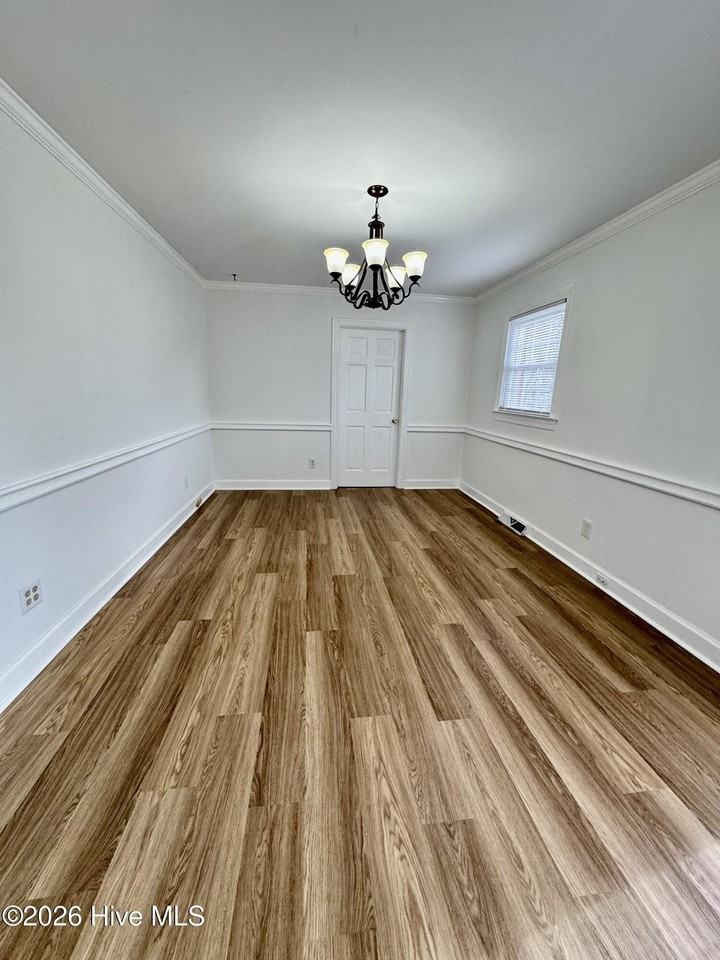 2112 Leon Dr - Photo 7 of 31