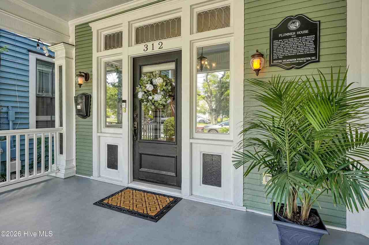 312 N 5th Ave - Photo 4 of 50