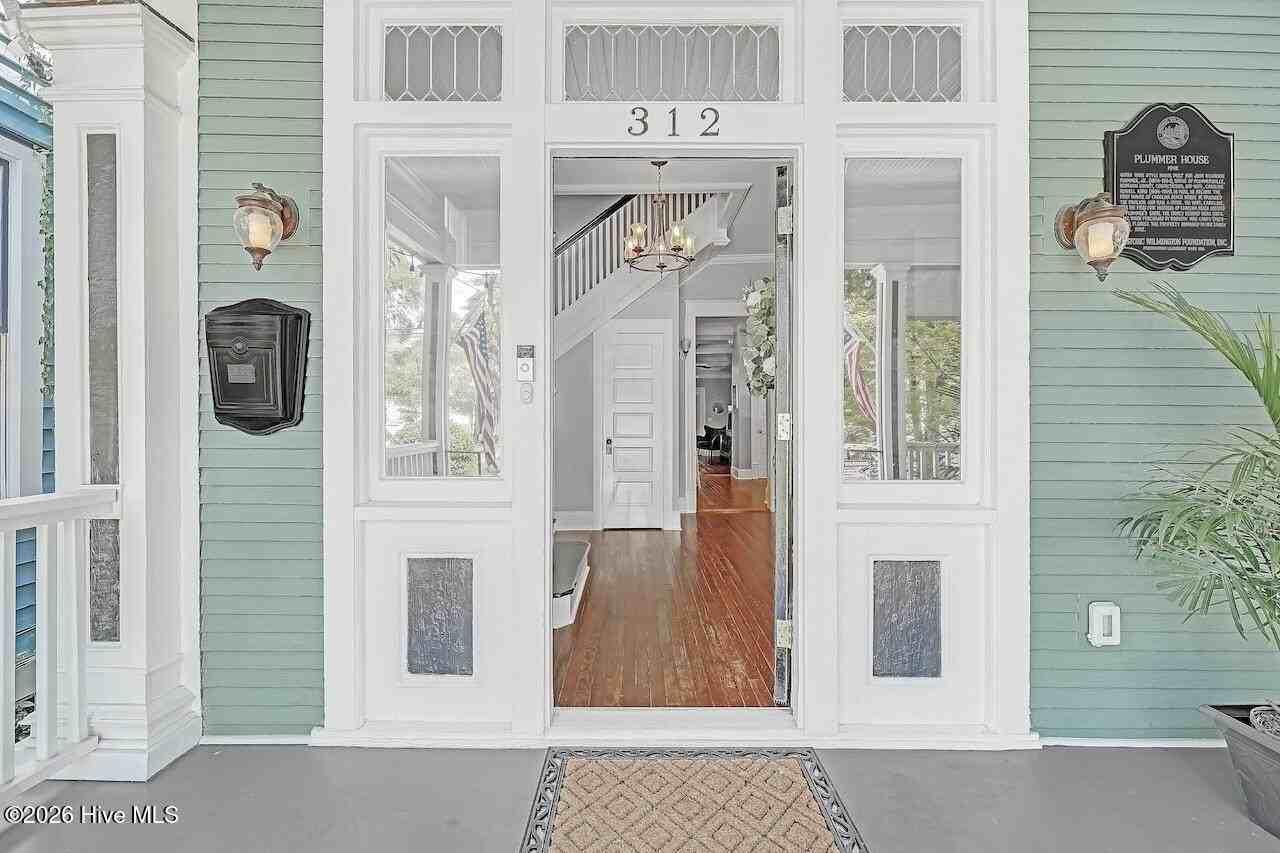 312 N 5th Ave - Photo 6 of 50