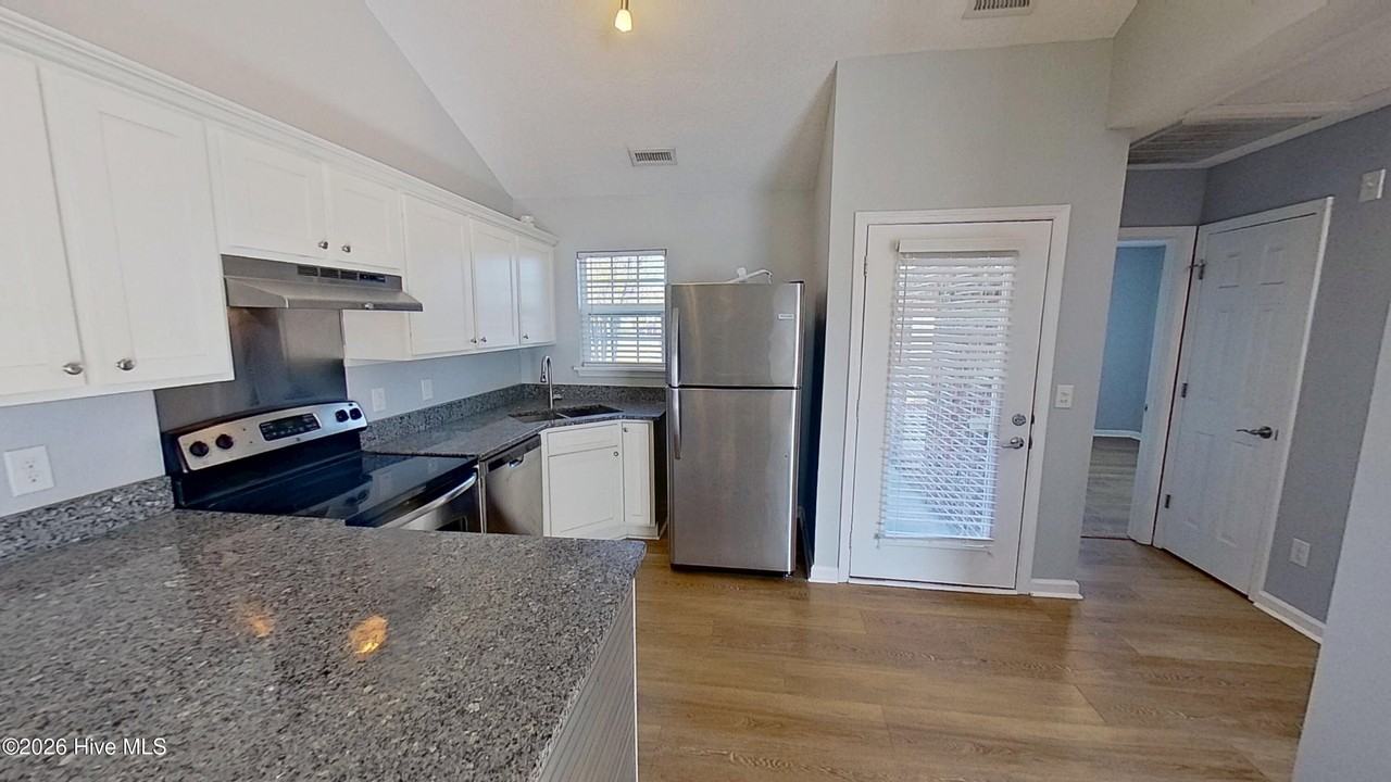 3006 Lauren Place Dr Apt 103 - Photo 5 of 18