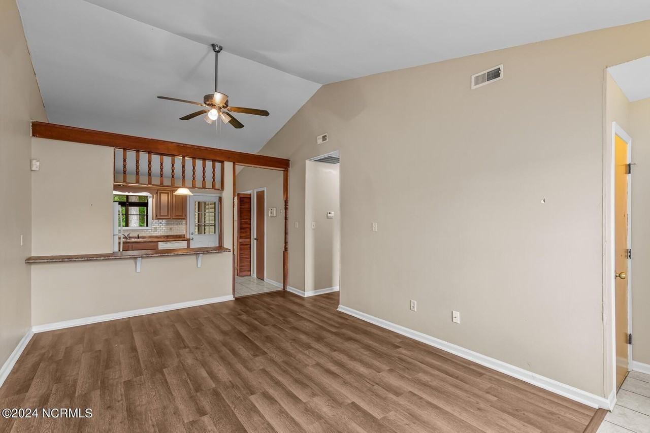 341 W Frances St - Photo 5 of 25