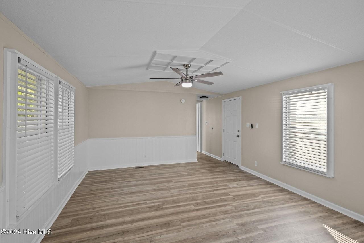 2400 Spring Garden Rd - Photo 5 of 27