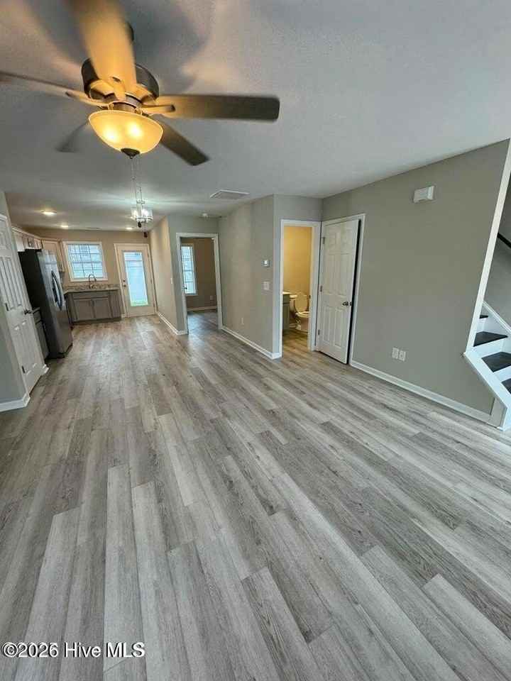 3028 Spring Creek Rd Apt F - Photo 3 of 9