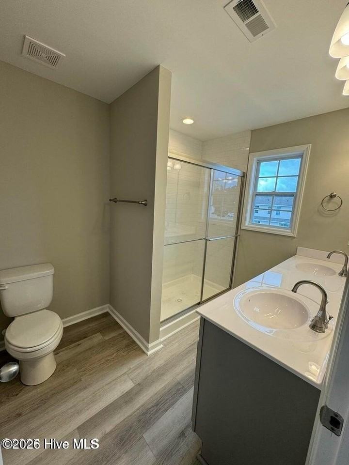 3028 Spring Creek Rd Apt F - Photo 5 of 9