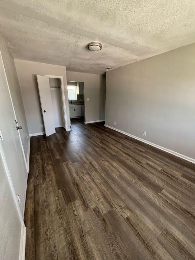 110 3rd St Apt B - Photo 2 of 9