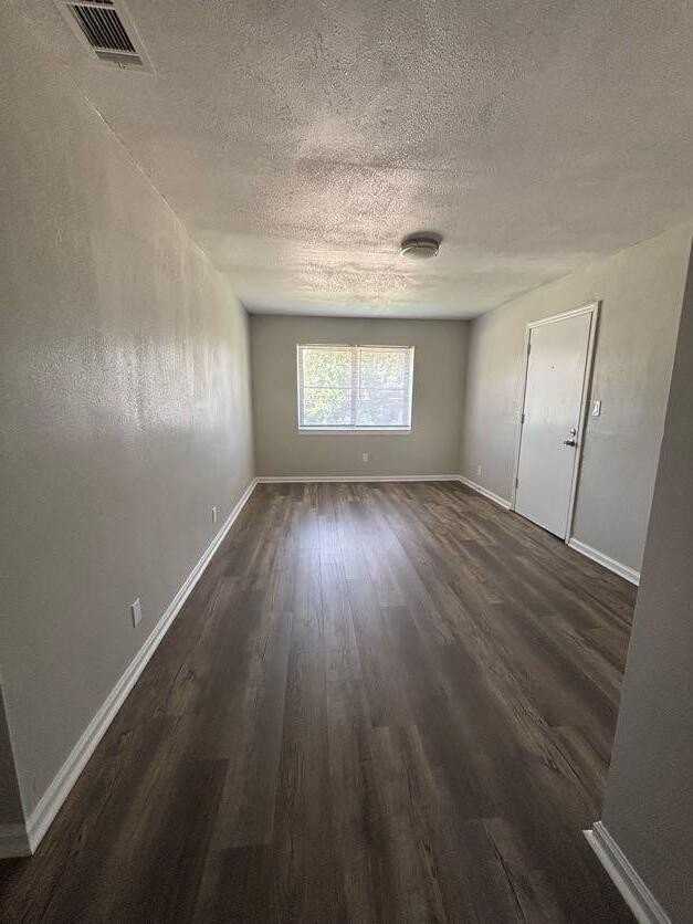 110 3rd St Apt B - Photo 3 of 9