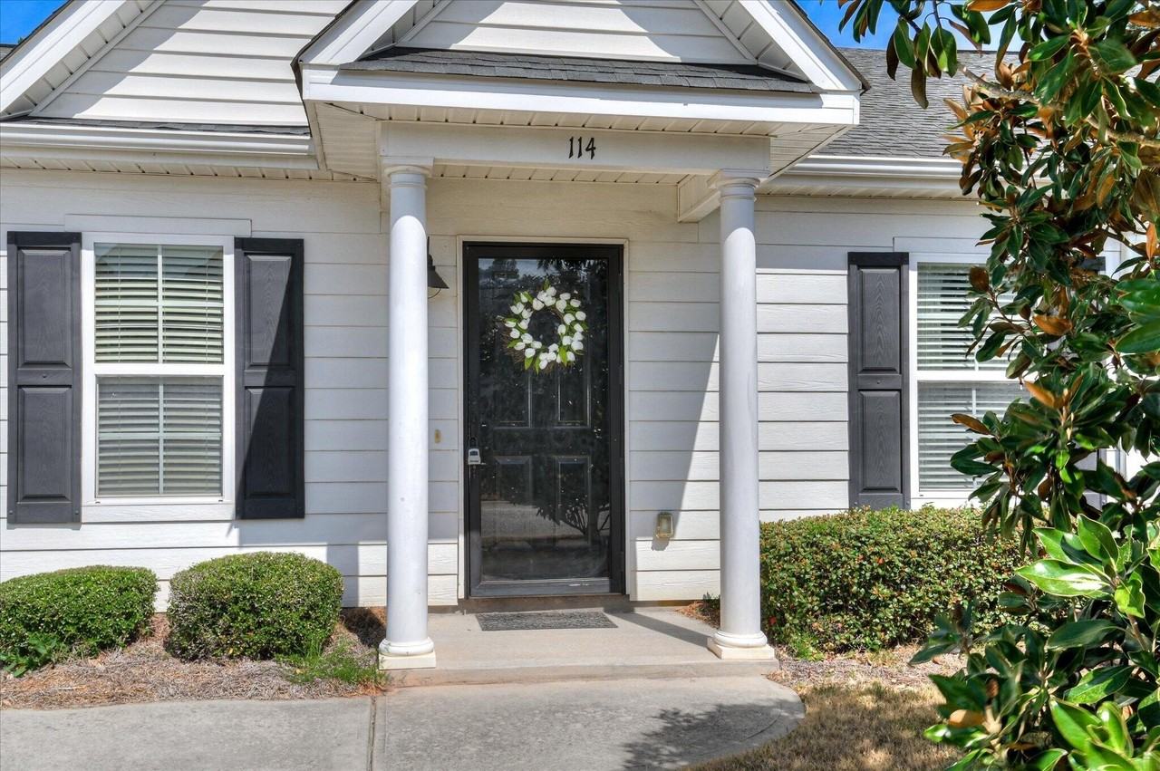 114 York Way - Photo 2 of 31