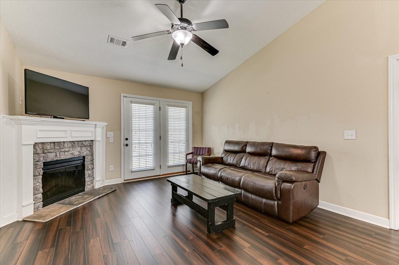 114 York Way - Photo 6 of 31