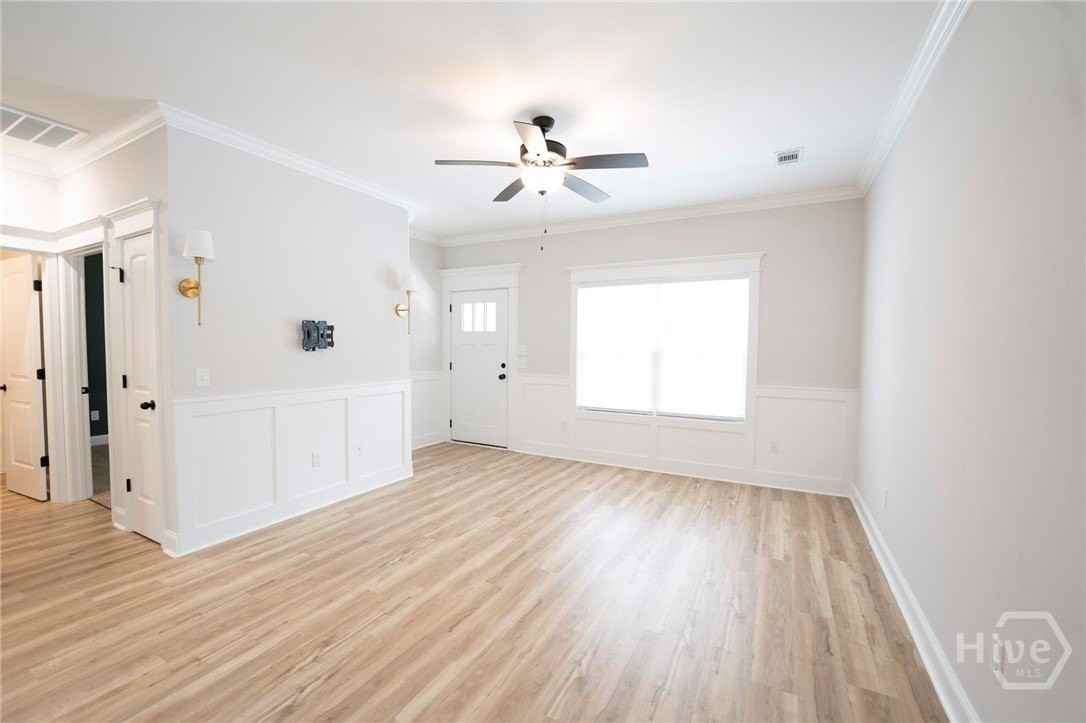 137 Jane St - Photo 3 of 28