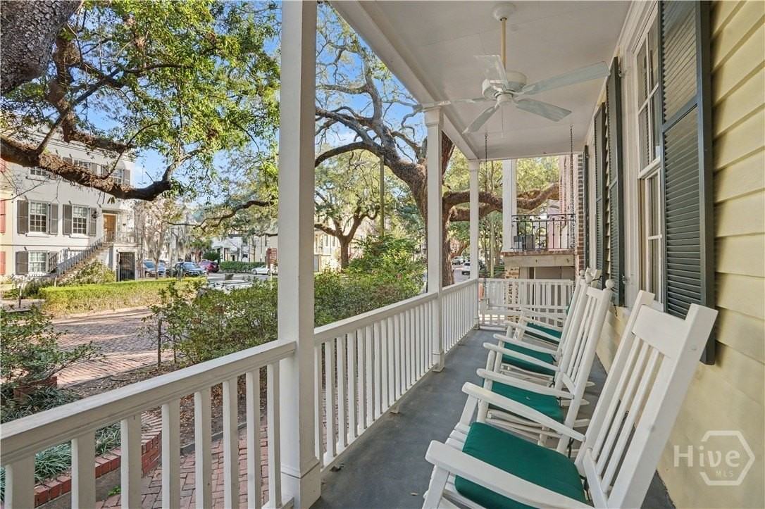 205 W Jones St - Photo 6 of 33